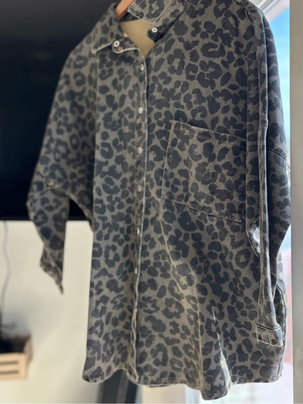 Leopard Print Button-Up Shacket - Picture 2 of 4